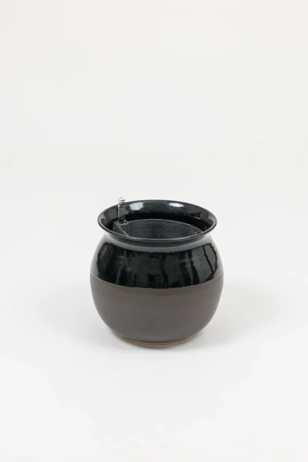 Self-watering Planter Leucadia Dipped Black